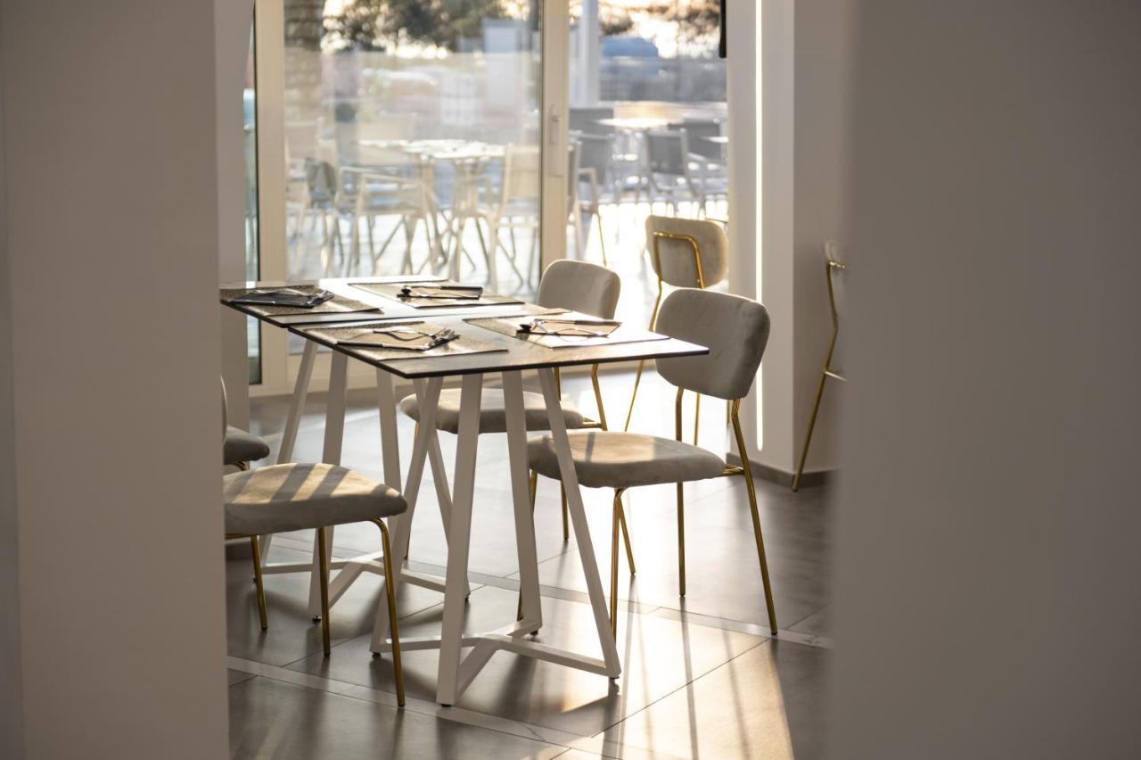 One Design Hotel Римини Экстерьер фото